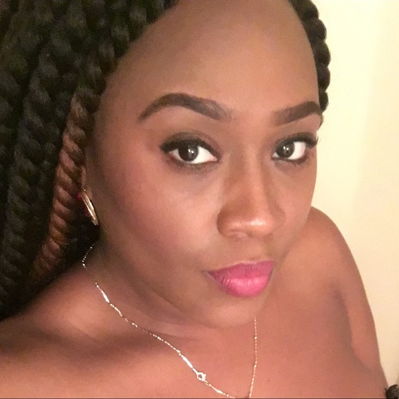 Meet your Posher, Olutomi - Picture 1 of 1